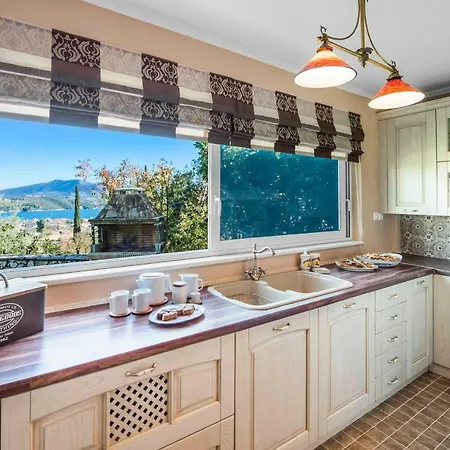 Pandora Villa *
